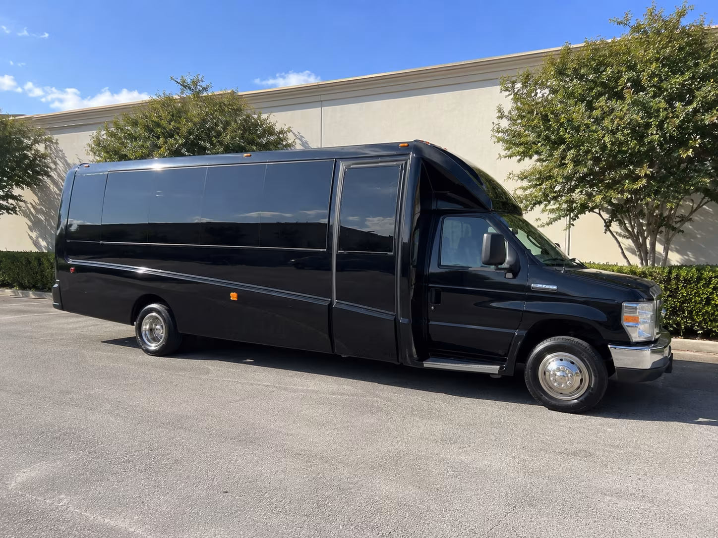 party buses for bachelorette wine tours around the twin cities